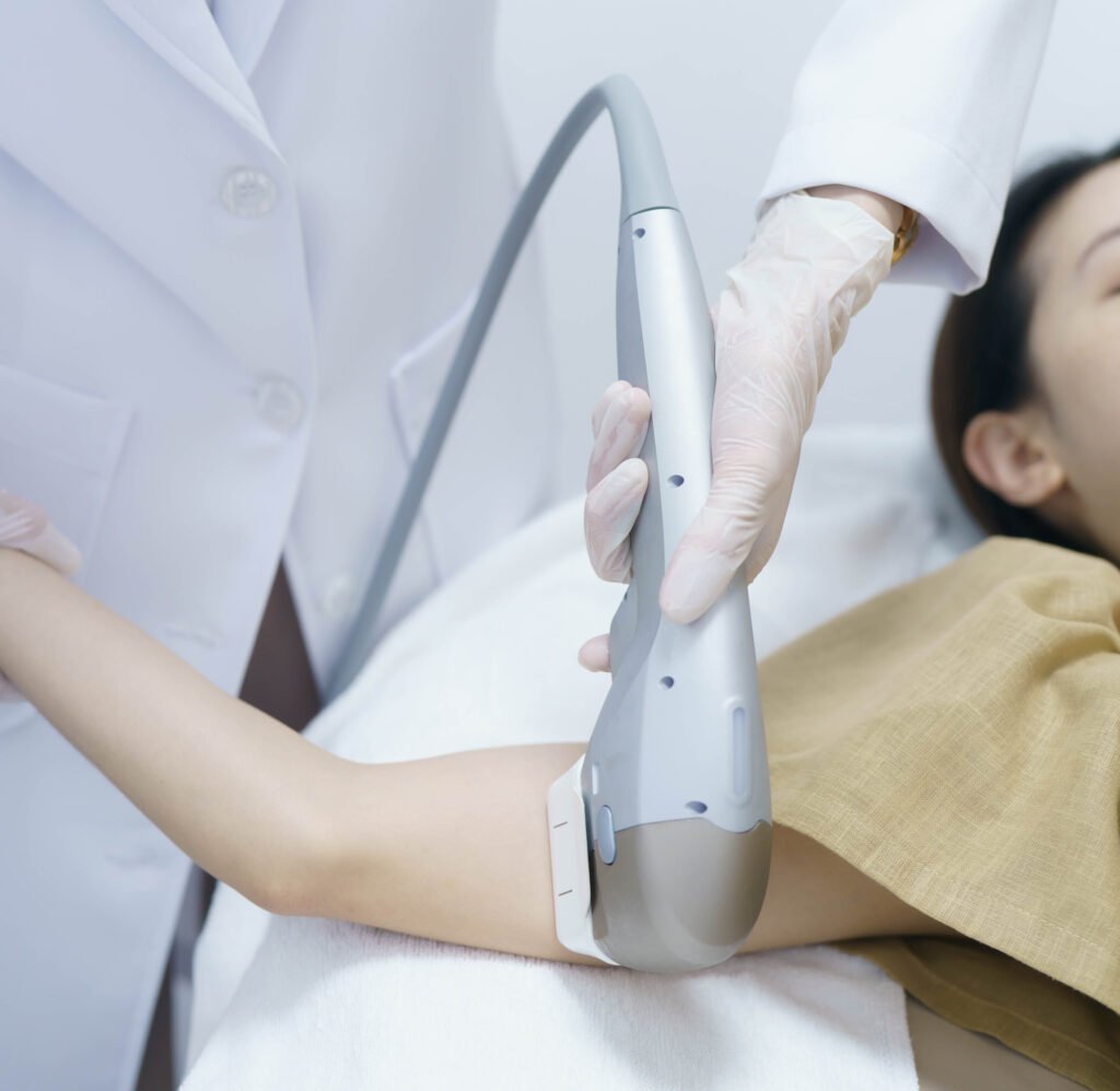 Woman,Getting,Hifu,Spa,Treatment,,Girl,Receiving,Ultra,Former,Fat